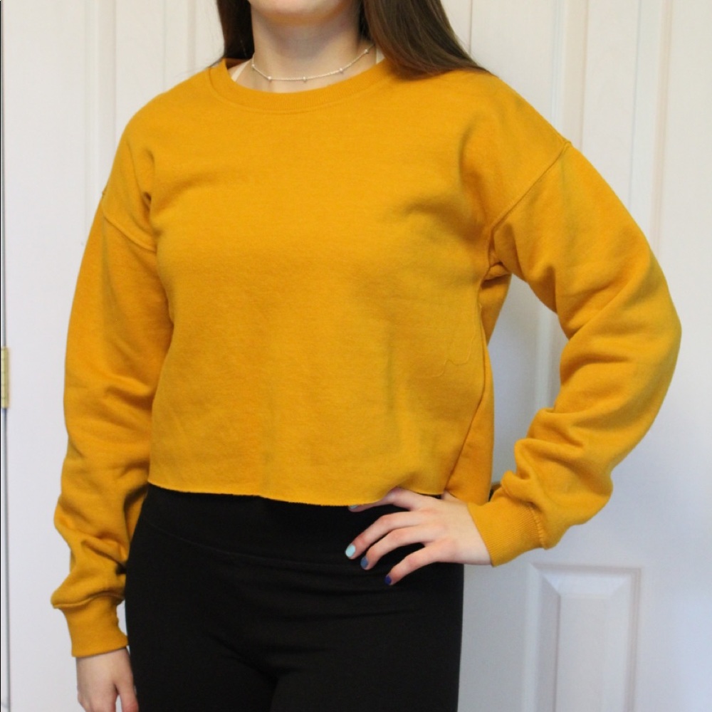 Mustard-yellow cropped long sleeve
